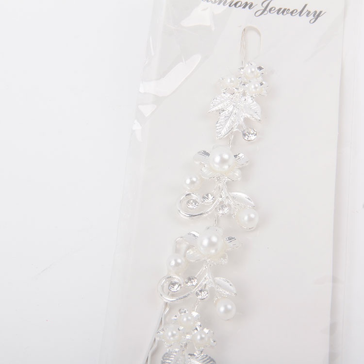 P-Flower Hairband Chain With Pearls And Diamonds