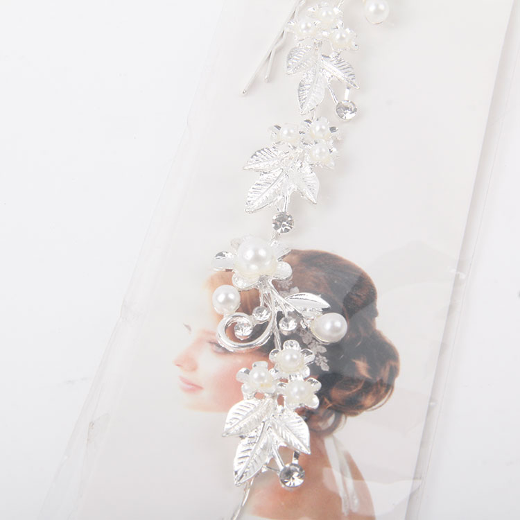 P-Flower Hairband Chain With Pearls And Diamonds
