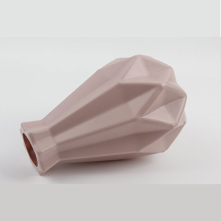 U-Diamond Shaped Plastic Funnel Vase
