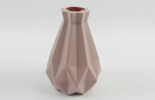 U-Diamond Shaped Plastic Funnel Vase