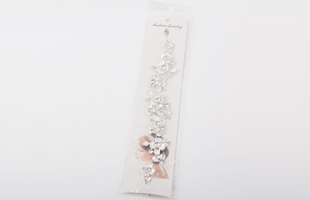 P-Flower Hairband Chain with Diamonds