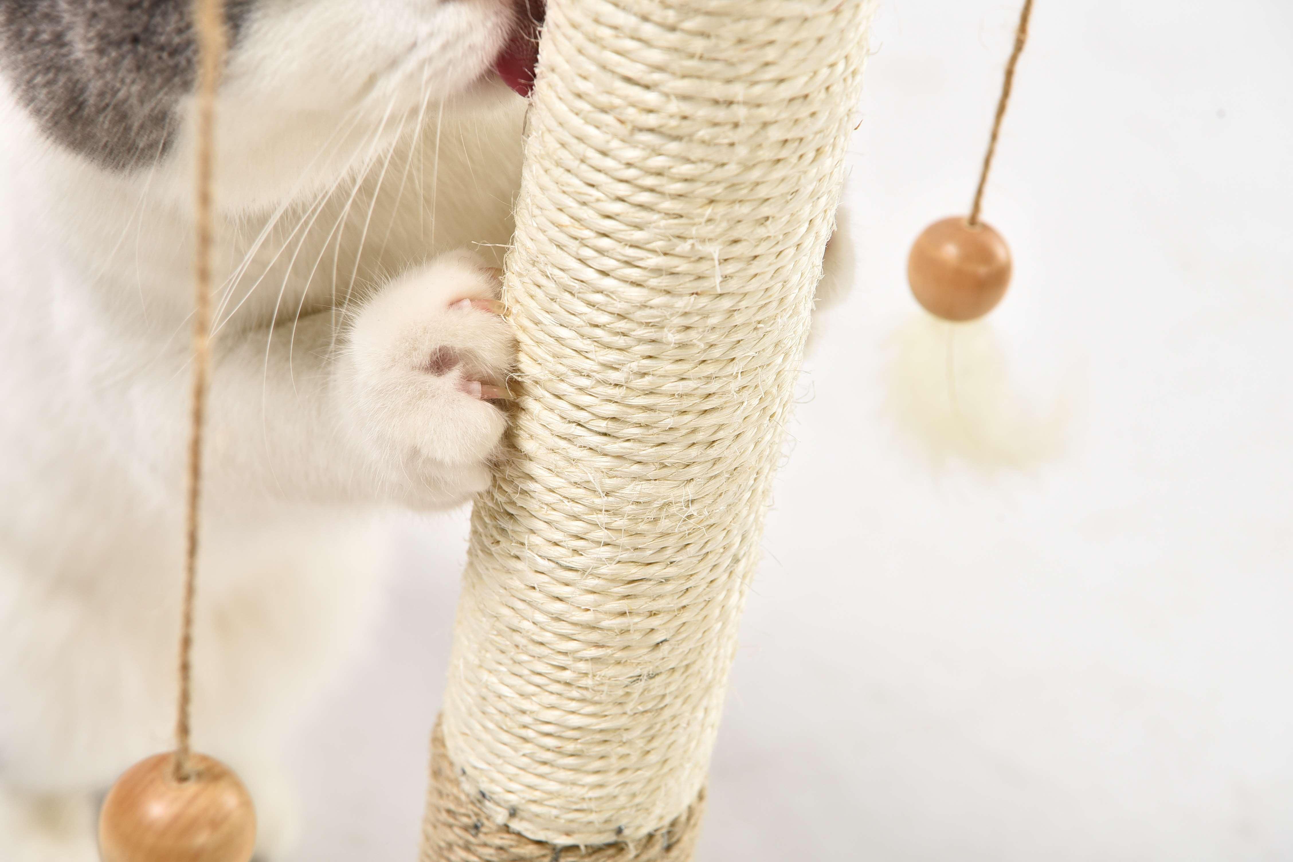 Custom Feather Toys IQ Scratcher Track Ball Tower Sisal Cat Tree Scratching Posts