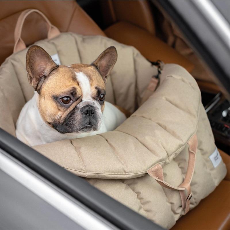 OEM Pet Travel Look Out Car Booster Seat Cat Portable Bag with Seat Belt Safety Stable Travel Cage Portable Pet Carrier Bags